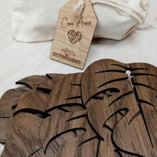 bases de copo Folhas Tropicais, presente para amigo, presente para familiar, dia do pai, dia da mãe, em  madeira de carvalho pintada de preto