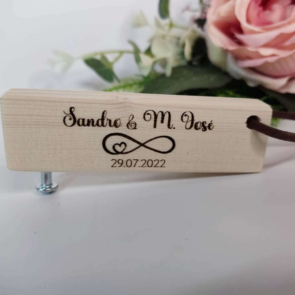 Wedding Souvenir Abre Caricas Rustic