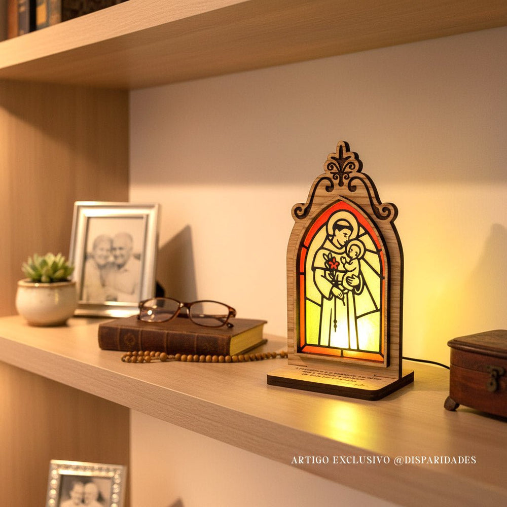 Oratório de Madeira com Vitral | Santo António