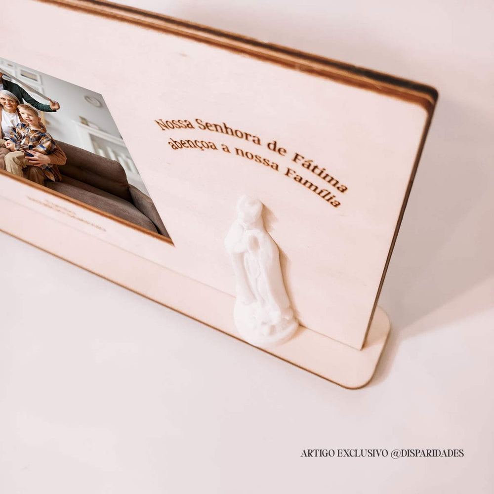 Moldura em Madeira Nossa Senhora de Fátima