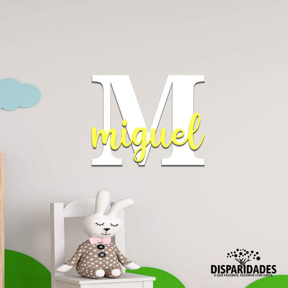 Placa Decorativa com inicial grande e nome-Produção própria-Cor_Amarelo,Cor_Azul,Cor_Rosa,Decoração de parede,Decoração infantil,Tamanho_20 cm,Tamanho_35 cm