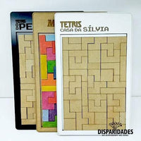 Três versões de jogos Tetris: MDF, MDF com melamina branca e MDF pintado de preto, em fundo branco.